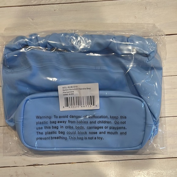 Stoney Clover Lane SCL Periwinkle Scrunch Handle Bag NWT - Picture 2 of 3